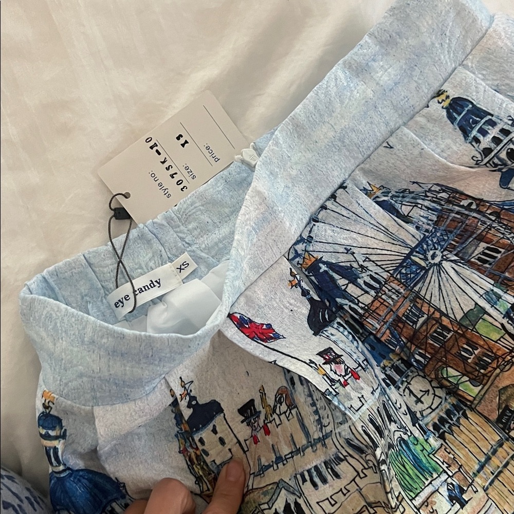 London City Skirt Eye Candy- A line Skirt - Picture 3 of 6